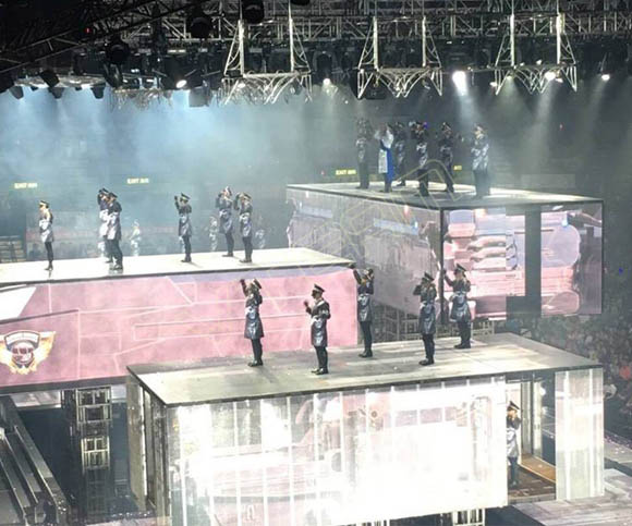 2016年10月香港体育馆郭富城演唱会 定造的LED透显著示屏智能舞台